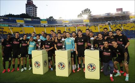 América presume sus tres trofeos; el tricampeón se presenta ante su afición