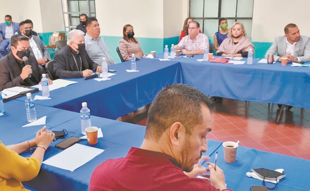 El obispo Ramón Castro se reunió con diputados de Morelos y les dijo que la población está en contra de las modificaciones que impulsan. Foto: Especial