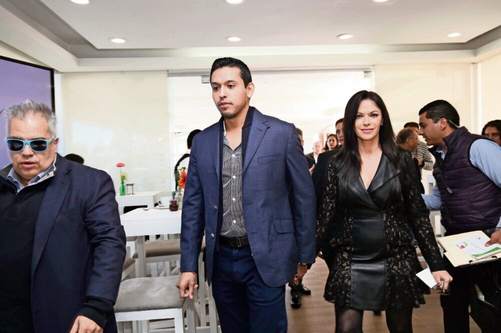 Iván Aguilera es el heredero universal de Juan Gabriel (ARCHIVO EL UNIVERSAL)