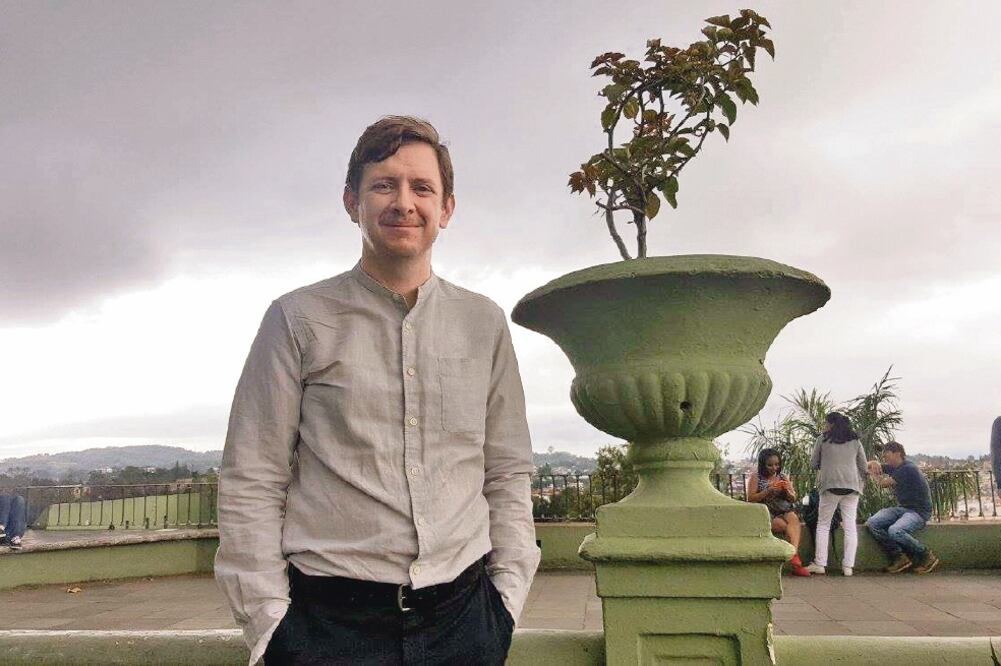 EL DATO Postura. Héctor Vera, especialista del Cinvestav, dijo que el seguro de gastos médicos mayores era una prestación constante. (TOMADA DE FACEBOOK)