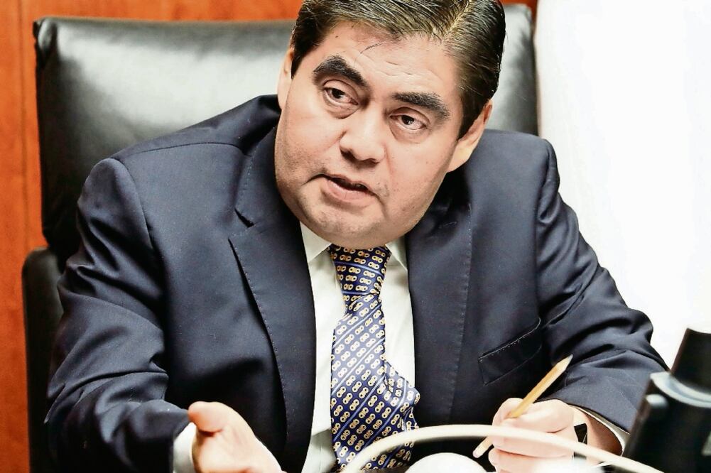 Diagnóstico. En una ley de 53 artículos, Barbosa propone mecanismos para que, previo análisis, cese la intervención federal en municipios y entidades (ARCHIVO. EL UNIVERSAL)