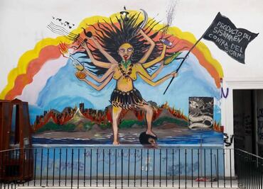Entre murales, pintas y un altar, así era el refugio Okupa en edificio de la CNDH