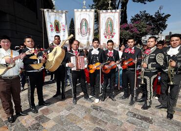 Mariachi peregrina para cantarle “Las Mañanitas” a la Virgen
