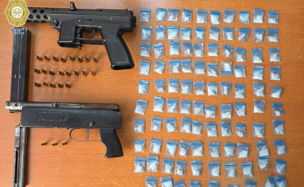 Cae presunto responsable de ataque armado contra "El Pato" en deportivo de la Venustiano Carranza; portaba dos subametralladoras.
Foto: Especial.