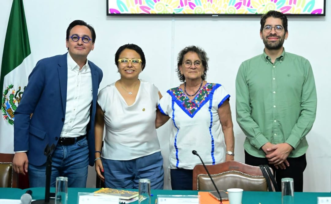 La secretaria de Gestión Integral de Riesgos y Protección Civil, Myriam Urzúa, al acudir a una mesa de trabajo con diputados locales. Foto: Especial