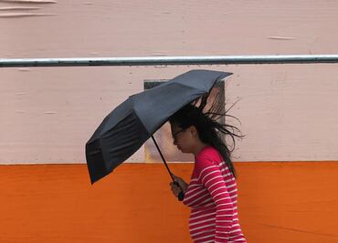 Tormenta deja sin luz a más de 600 mil hogares al norte de Estados Unidos
