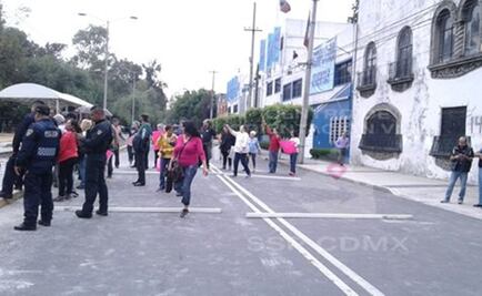 Vecinos bloquean lateral de Insurgentes Norte