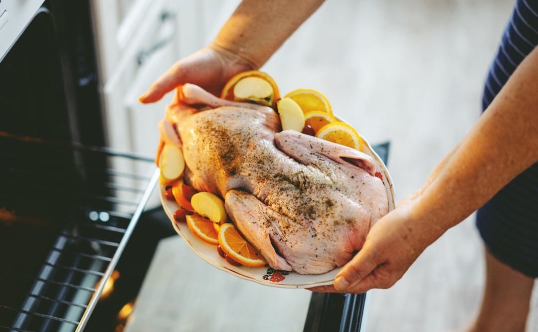 Haz que tu pavo quede delicioso con estos consejos de horneado. Foto: Freepik