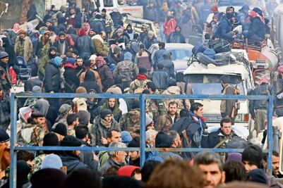 Suspenden evacuación de Aleppo, tras violencia