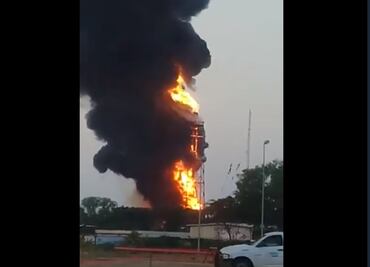 Graban incendio en refinería de Minatitlán, Veracruz