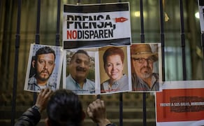 Manifestación en rechazo a la violencia contra la prensa, afuera de la Secretaría de Gobernación (Segob), en 2022. Foto: EFE 