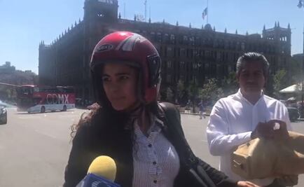 Luisa María Alcalde aborda moto que circula en sentido contrario