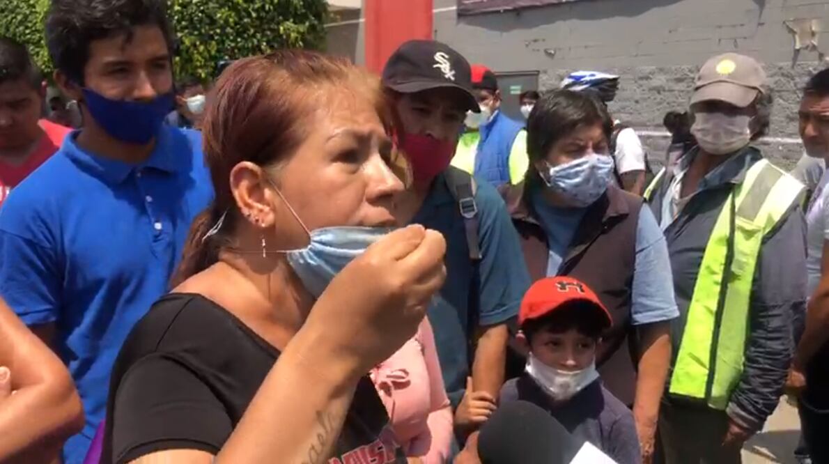 Entre gritos y llanto otra mujer dijo que las autoridades tenían que responder por los muertos. Foto: Especial 