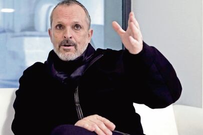 Bosé reúne a 100 famosos para combatir el sida