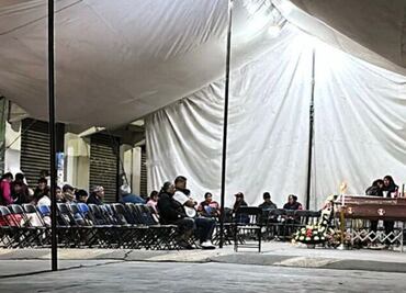 Familiares y amigos despiden a Patricia, tercera víctima mortal de explosión de pirotecnia en Chimalhuacán; el miércoles será sepultada