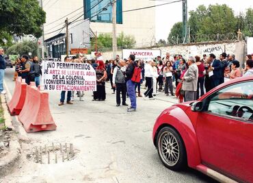 Vecinos de Álvaro Obregón “clausuran” la Plaza Artz