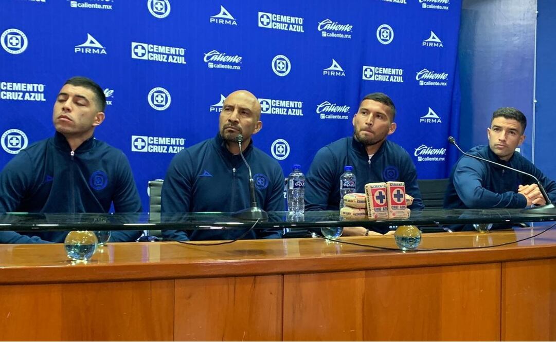 En Cruz Azul están molestos con la fiesta de Carlos Salcedo: "Es desafortunado por lo que estamos viviendo"