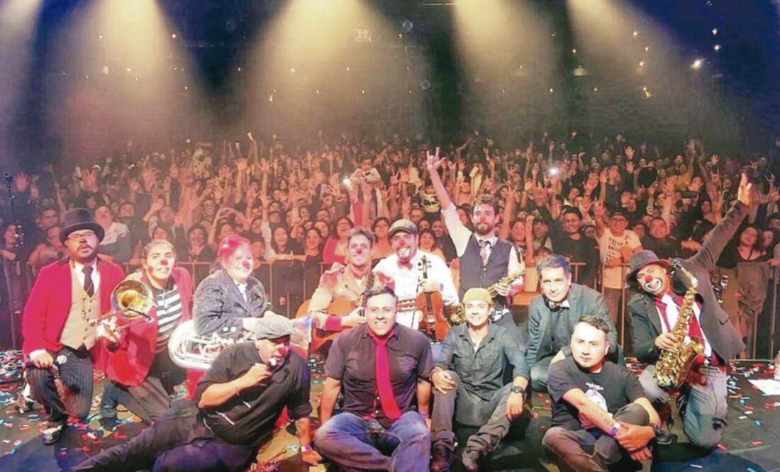 Como fiesta, hubo chistes, piropos y papel multicolor. CORTESÍA