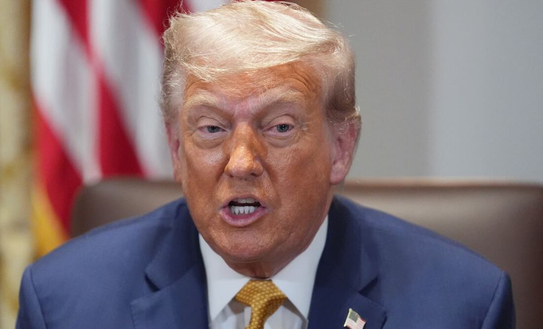El presidente Donald Trump habla durante una reunión de gabinete en la Casa Blanca, el martes 8 de julio de 2025, en Washington. Foto: AP