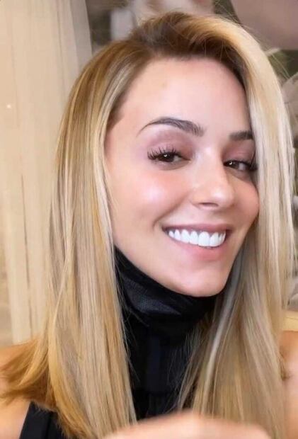 Mariana Rodríguez se tiñe el pelo y te muestra la opción ideal para cambiar de look en otoño