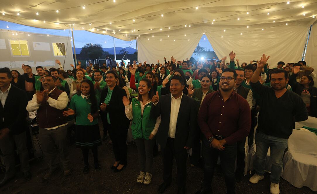 Foto: El evento oficial de encendido contó con un centenar de asistentes y la presencia de autoridades municipales y estatales.