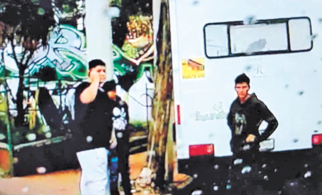 De acuerdo con las autoridades, los menores aprovechan el tránsito lento que se genera en los alrededores de Periférico para asaltar a los automovilistas. Foto: ARCHIVO EL UNIVERSAL