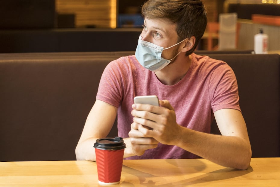 La cafeína actúa como estimulante y puede alterar la respuesta del organismo a ciertos fármacos. Foto: Freepik