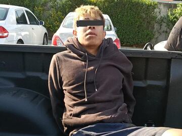 Cae sujeto tras intentar robar joyería de Galerías Perinorte en Edomex; deja martillo incrustado en el cristal