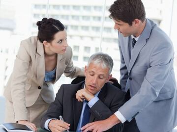 Universidad de Harvard confirma que varias empresas escogen a sus gerentes de mala manera