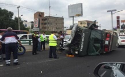 Vuelca ambulancia del Ejército en Satélite