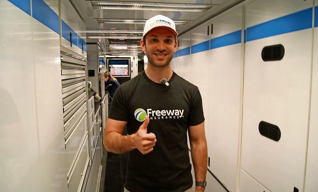 Daniel Suárez está orgulloso de representar a los volantes mexicanos en la Nascar. Foto: Arturo Mendoza / EL UNIVERSAL