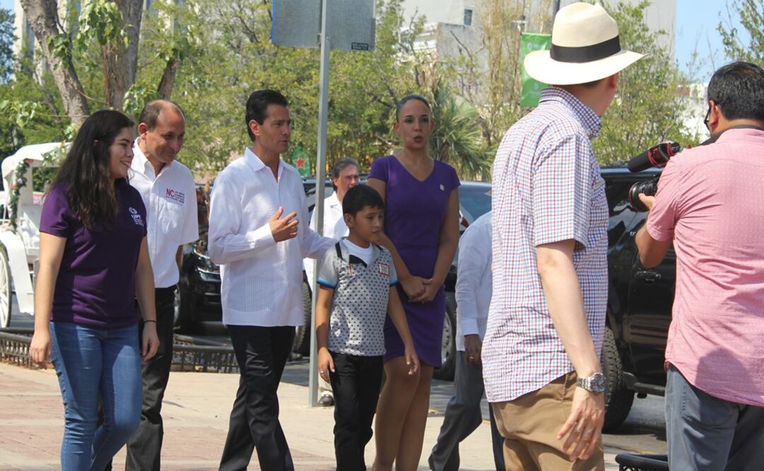 El presidente Enrique Peña Nieto recorrió el Palacio Cantón de Mérida, donde hizo un recorrido y grabó un promocional   (Foto: Cuauhtémoc Moreno Cabrera)
