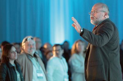 Piden cambiar pensamiento para afrontar fases de crisis