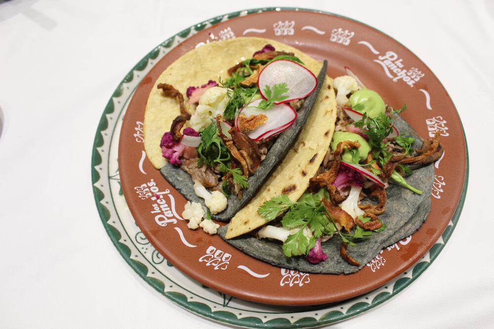 El taco de Carlos Gaytán para los 79 años del restaurante Los Panchos. Foto: Sofía Danis/EL UNIVERSAL
