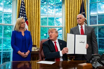 Decreto para frenar separación de familias migrantes es "ilegal", admite gobierno de Trump