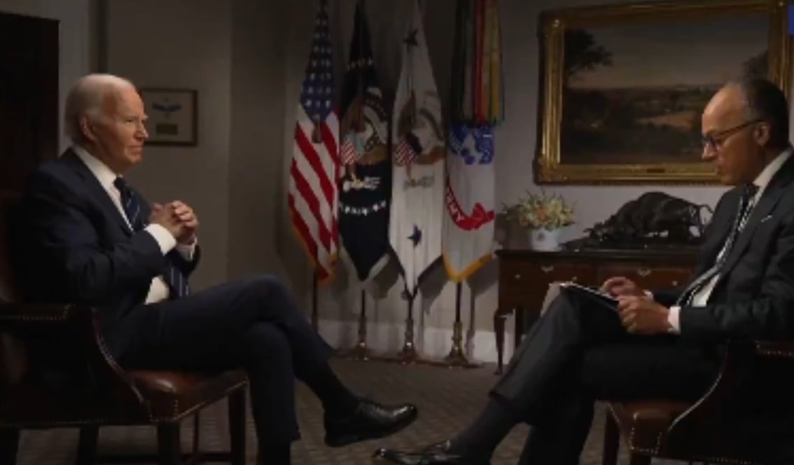 En una entrevista Lester Holt para NBC News, Biden dijo que lo ocurrido en el debate del 27 de junio fue una “muy mala noche”, una que no planea repetir. Foto: X @NBCNews