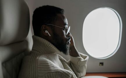 ¿Por qué está prohibido el uso de audífonos en el despegue y aterrizaje del avión?, piloto de aviación lo explica