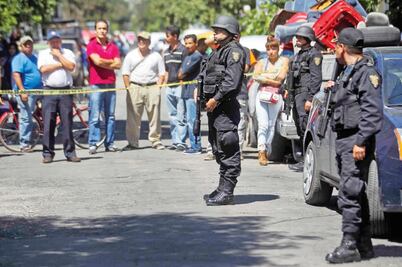 Aseguran narcotiendita en MH y detienen a 9 personas