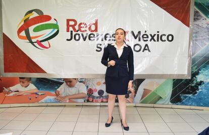 Estudiante Rubí Guadalupe gana concurso de oratoria en Sinaloa