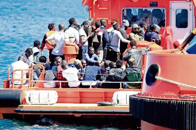 España se ve rebasada ante la crisis migratoria