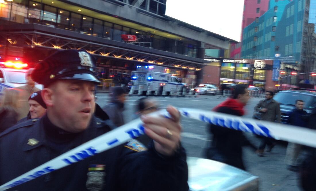 Policía de NY responde a reportes de una posible explosión en Manhattan