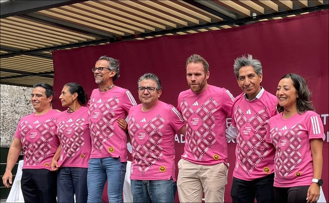 Develan playera y medalla para el 40 aniversario del Maratón de la CDMX / FOTO: Miguel Flores