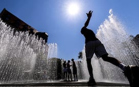 Altas temperaturas persisten en gran parte de Europa, con avisos por calor; hay al menos 13 muertos en Francia y Reino Unido