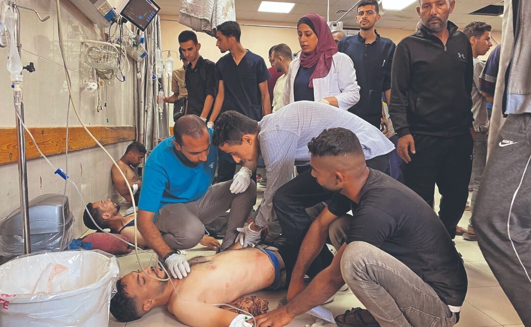 Palestinos reciben atención médica en el hospital Nasser de Khan Yunis. Foto: de AFP