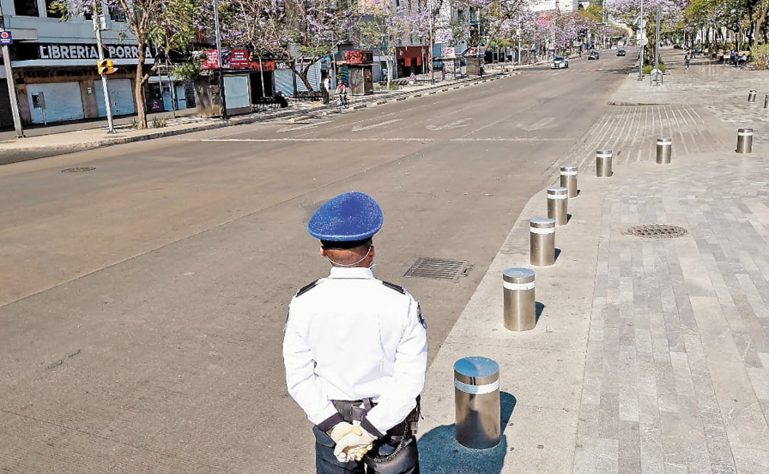 In order to halt the spread of the virus, authorities announced the physical distance policy will be enforced until May 30 - Photo: Alfredo Estrella/AFP