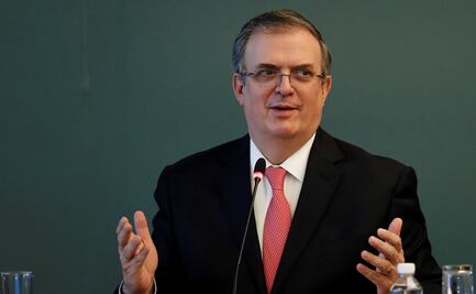 "Democracia del INE se desmorona", afirma Ebrard tras aplazamiento de revocación de mandato 