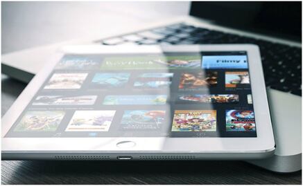 Multimillonario de 94 años pierde la voz y su iPad habla por él