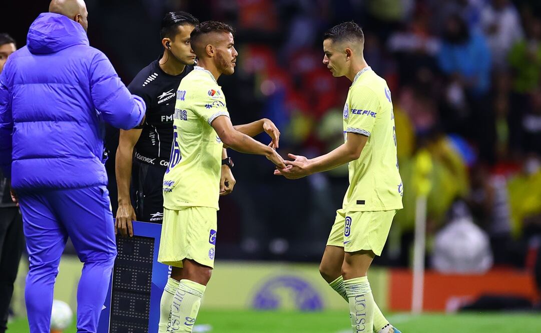 Jonathan Dos Santos entrando de cambio por Fidalgo - FOTO: Imago7