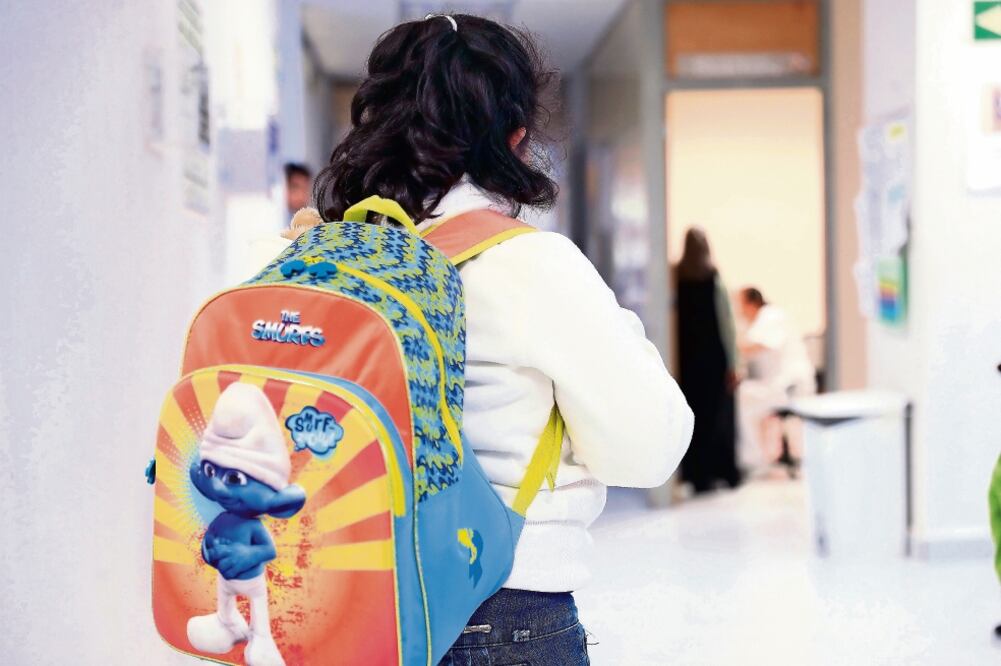 Sofía mide 1.35 metros y pesa 46 kilos, desde hace un año asiste cada semana a una clínica especializada en obesidad infantil. (IRVIN OLIVARES.EL UNIVERSAL)