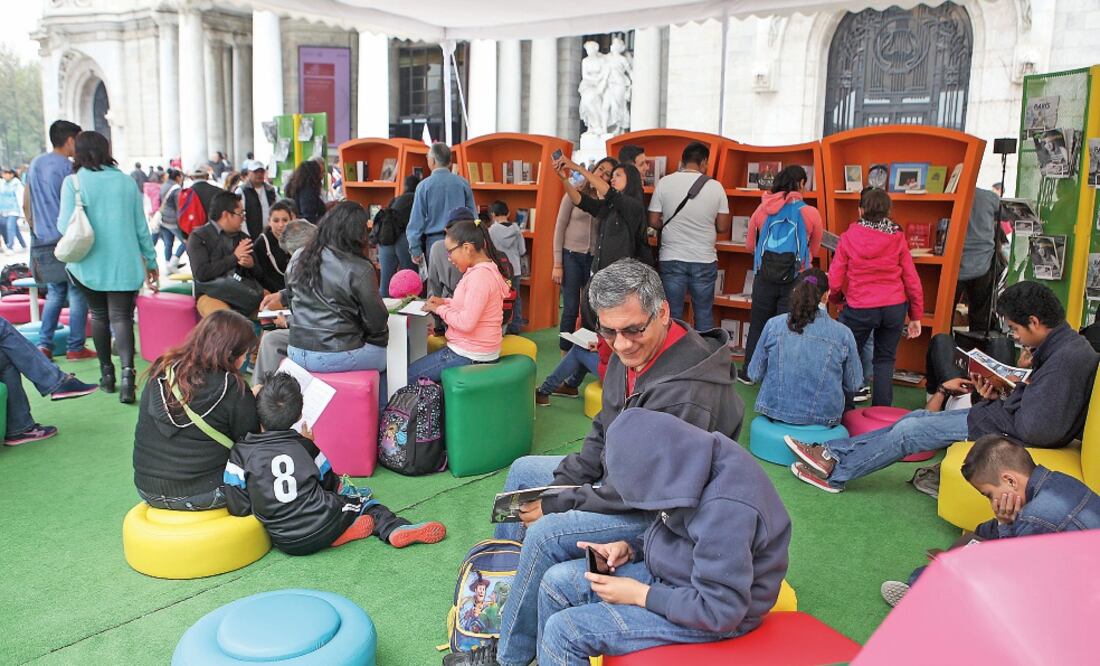 En los últimos años ha habido interés por medir los índices de lectura entre los mexicanos, pero sobre todo hay una vocación por conocer cuál es su comportamiento lector (LUCÍA GODÍNEZ. EL UNIVERSAL)